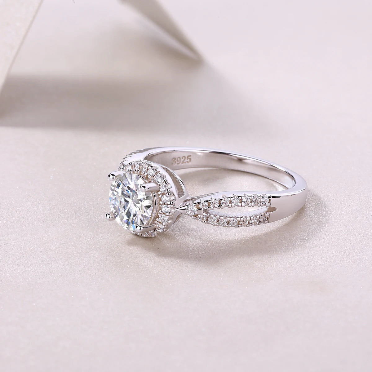 네브 1캐럿 라운드컷 스타릿 패스