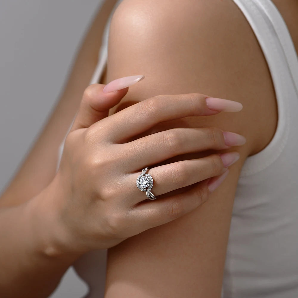 NEVE 1.5ct Radiant Halo Round Ring